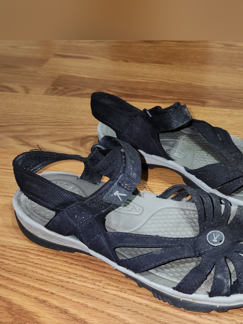 Keen Sandals Womens  Black Ankle Strap Closed Toe Hiking Walking*